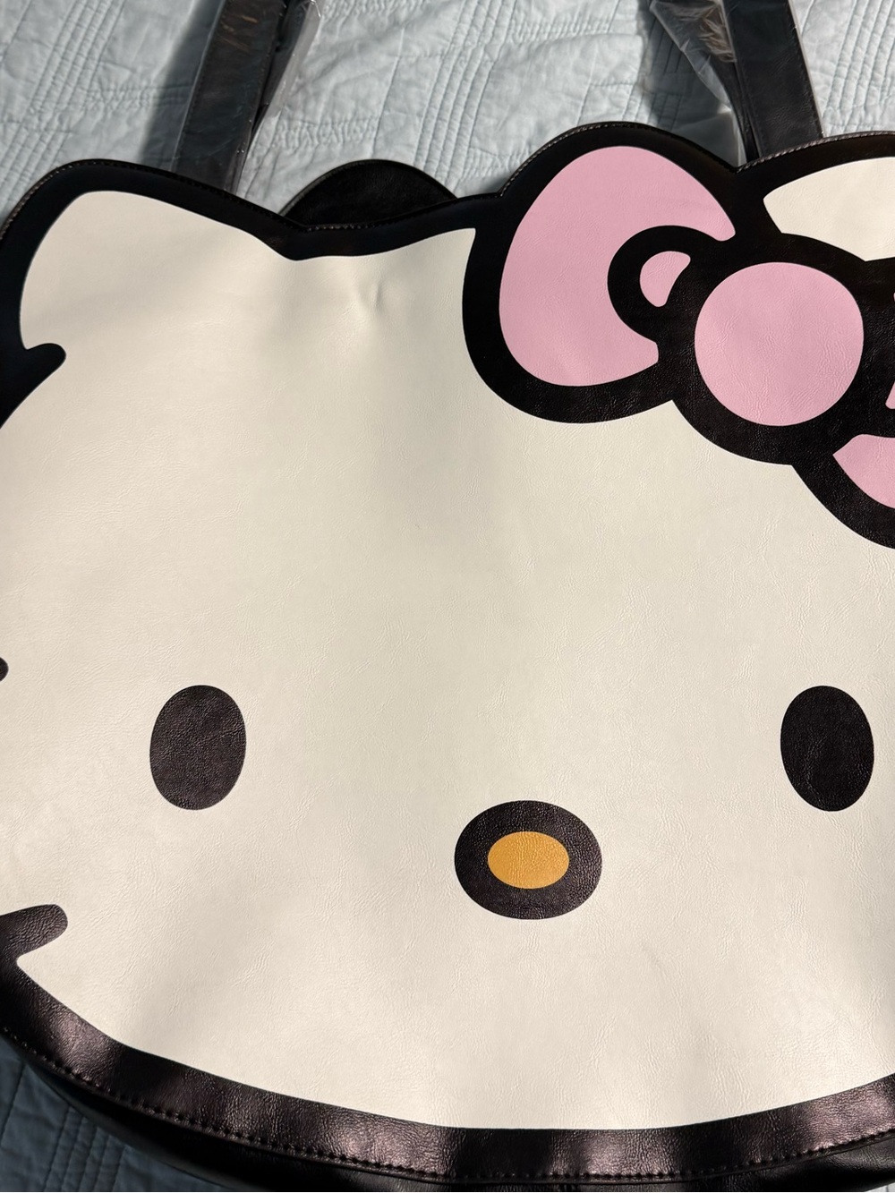 Hello Kitty XL Tote with Pink Bow zipper closure - Picture 4 of 4